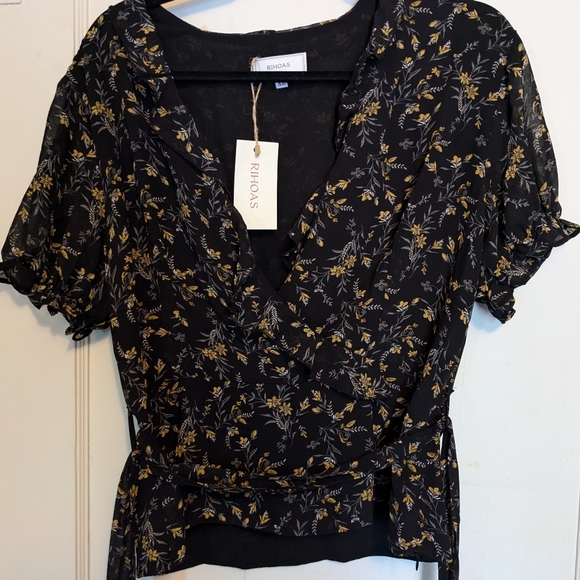 XL Rihoas blouse - Picture 1 of 3